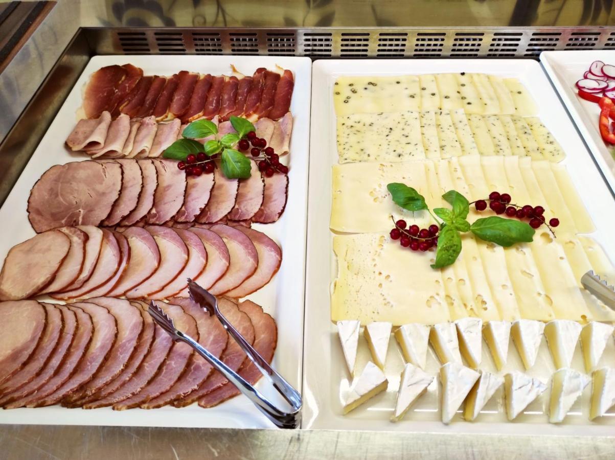 كارتوزي Zlota Jesien Restauracja I Noclegi Nad Jeziorem المظهر الخارجي الصورة