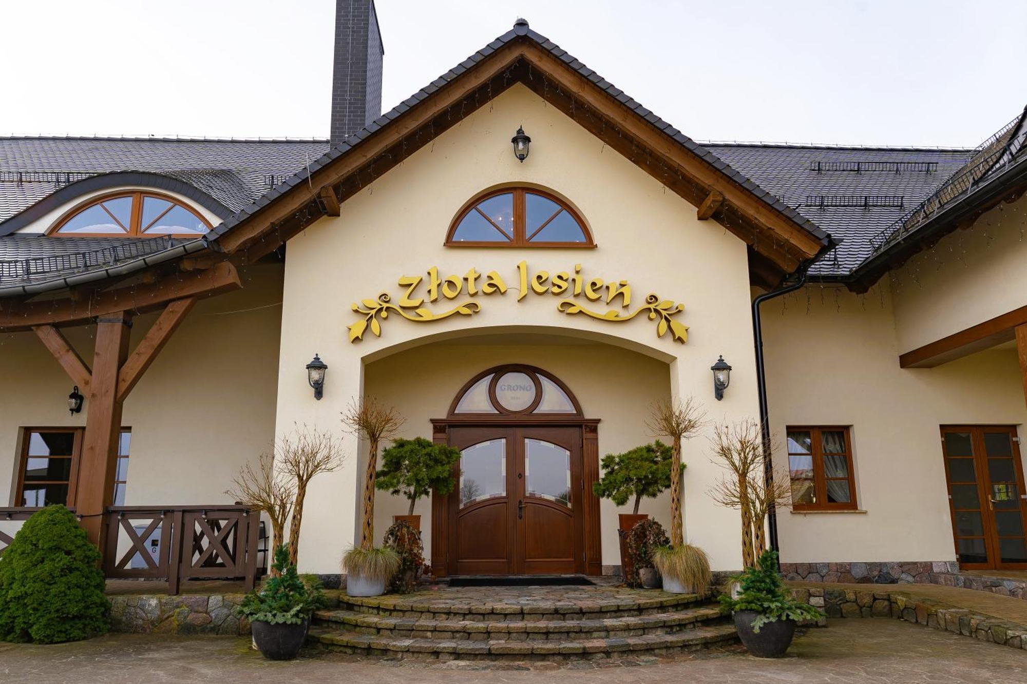 كارتوزي Zlota Jesien Restauracja I Noclegi Nad Jeziorem المظهر الخارجي الصورة