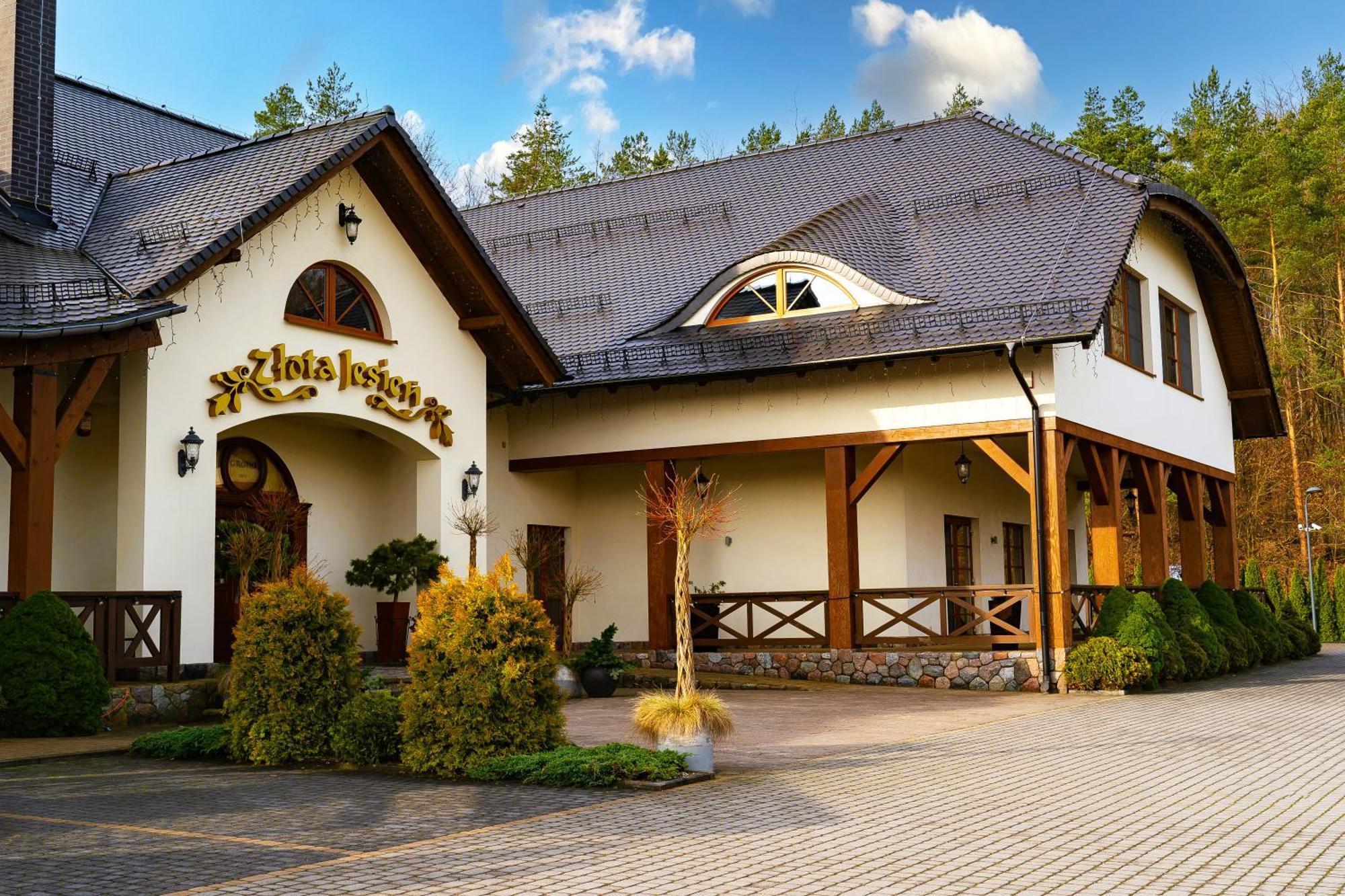 كارتوزي Zlota Jesien Restauracja I Noclegi Nad Jeziorem المظهر الخارجي الصورة